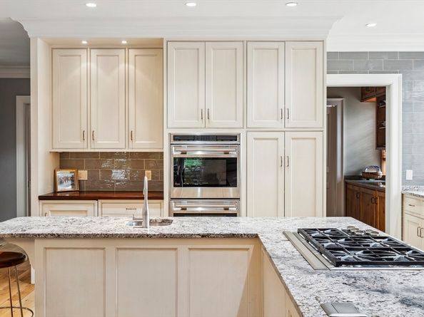 19 High Ridge Dr, Mattapoisett MA 02739