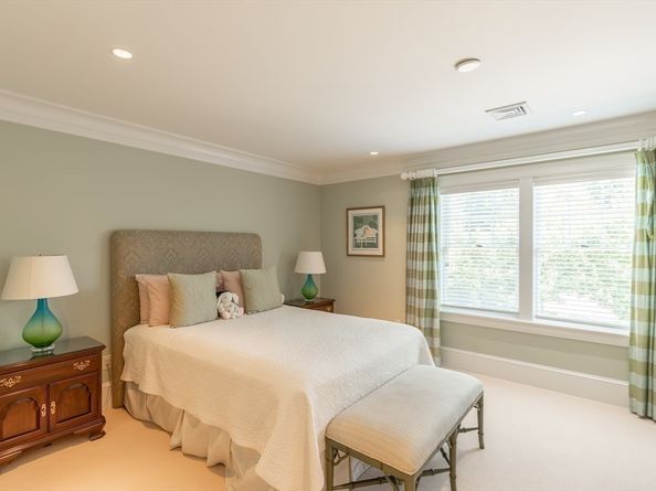 19 High Ridge Dr, Mattapoisett MA 02739