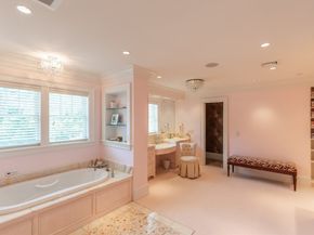 19 High Ridge Dr, Mattapoisett MA 02739