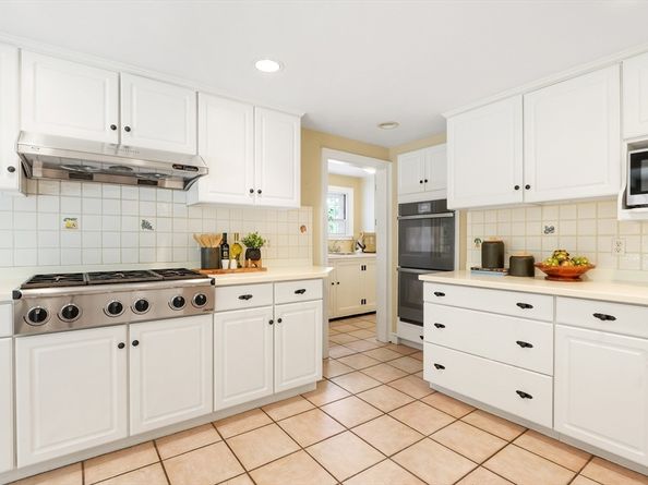 42 Edmunds Road, Wellesley MA 02481