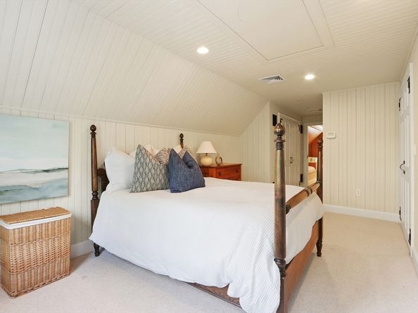 42 Edmunds Road, Wellesley MA 02481