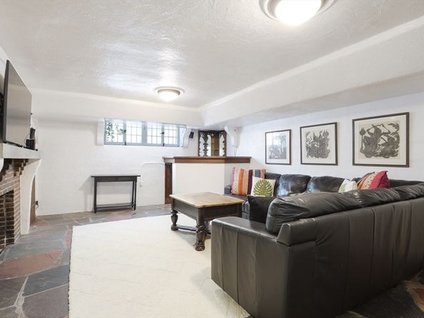 42 Edmunds Road, Wellesley MA 02481