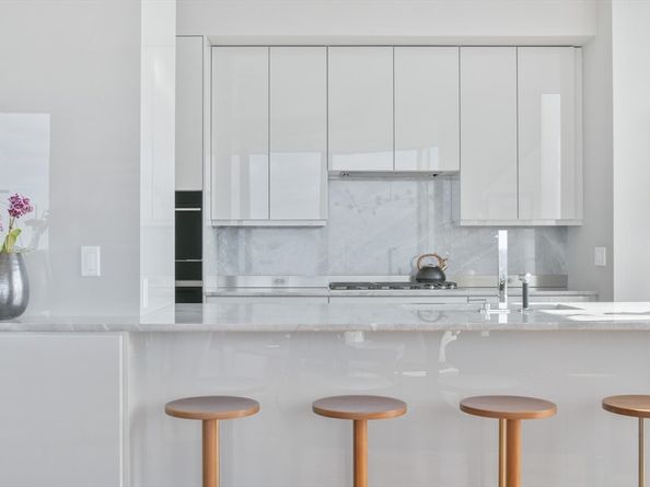 1 Dalton Street 3805, Boston MA 02115