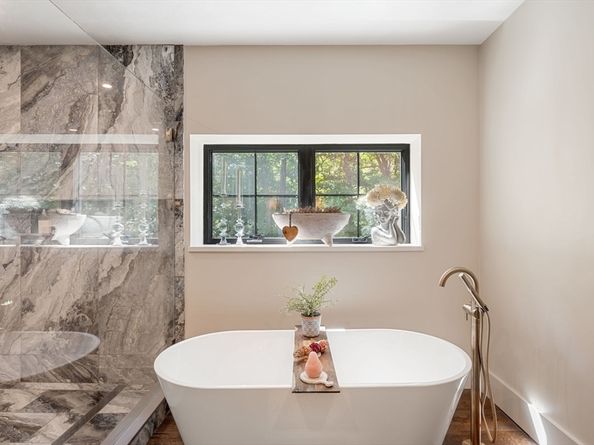 41 Myrtle St, Norfolk MA 02056