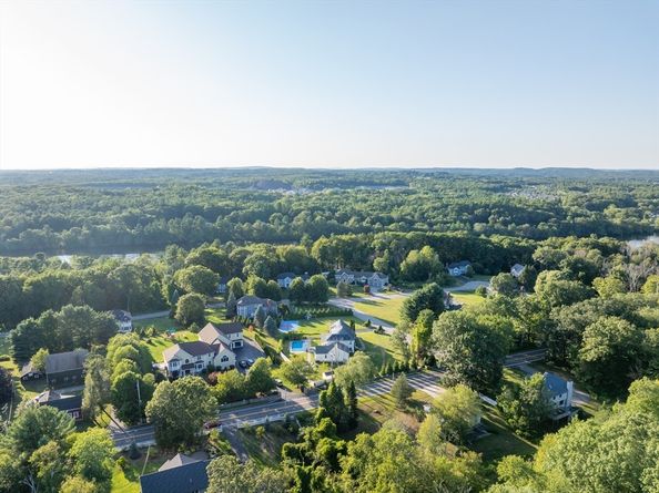 2 Nollet Dr, Andover MA 01810