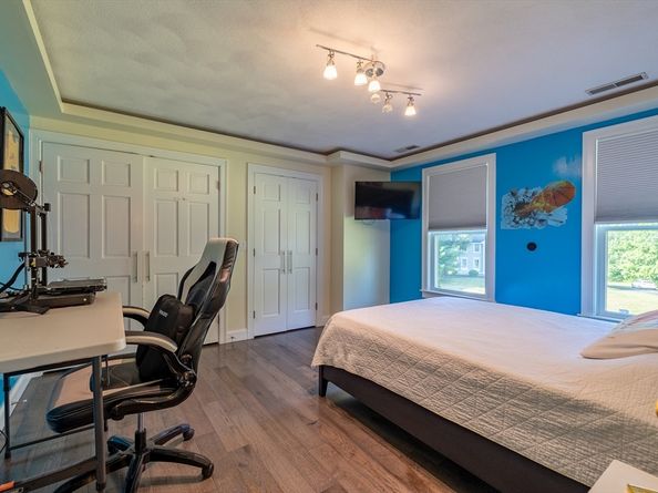 2 Nollet Dr, Andover MA 01810