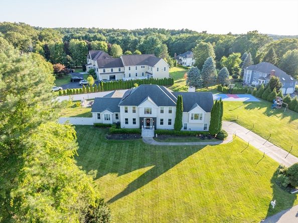2 Nollet Dr, Andover MA 01810