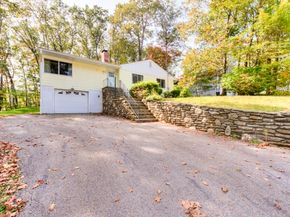 26 Avery Heights Drive, Holden MA 01520