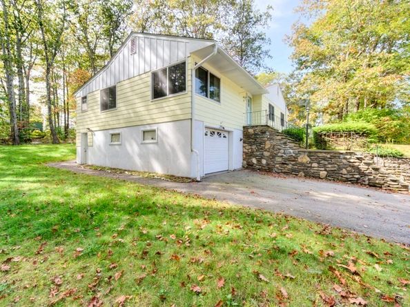 26 Avery Heights Drive, Holden MA 01520