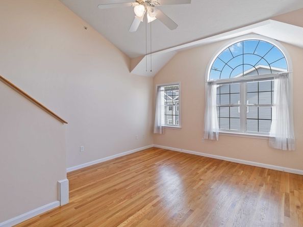 47 Alder St 6, Waltham MA 02453