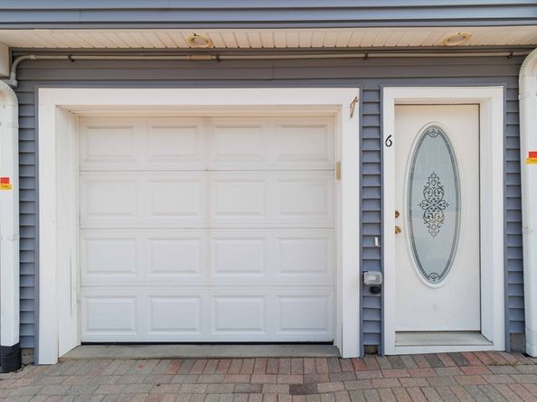 47 Alder St 6, Waltham MA 02453