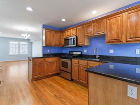 47 Alder St 6, Waltham MA 02453