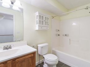 47 Alder St 6, Waltham MA 02453