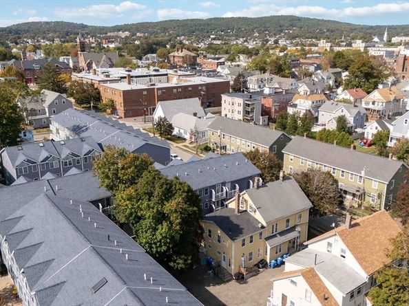 47 Alder St 6, Waltham MA 02453