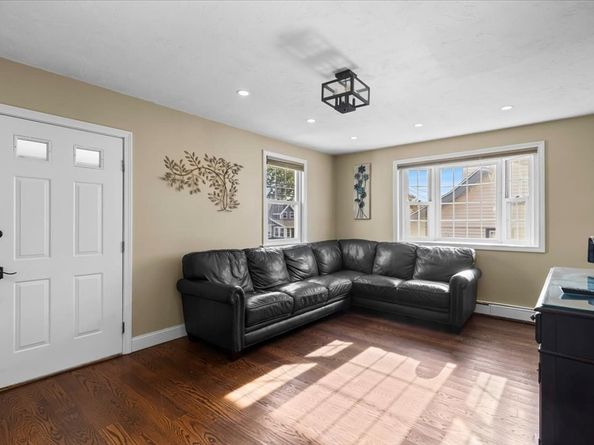 83 Edgemont Rd, Braintree MA 02184
