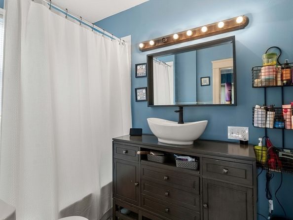 71 Glendale, Worcester MA 01602