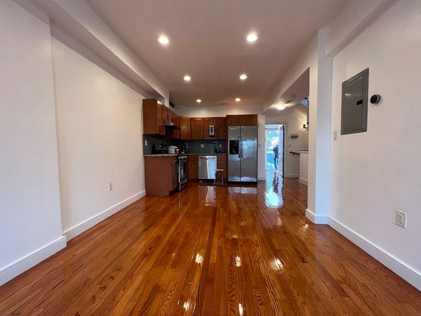 2 Mount Pleasant Pl 2, Boston MA 02119