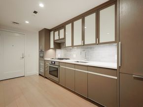 100 Lovejoy Wharf 5P, Boston MA 02114