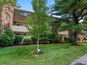 935 Washington St 8, Newton MA 02460