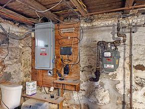 6 Nichols St, Lynn MA 01902