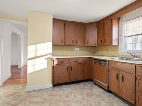 83 Dean St, Norwood MA 02062