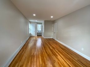 59 Beechmont St, Worcester MA 01609