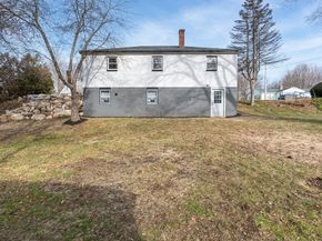 51 Rouville Ave, Gardner MA 01440
