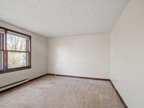 5 Catherine St, Clinton MA 01510