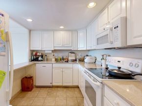 45 Longwood Ave 812, Brookline MA 02446