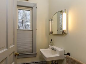 225 Wallingford Avenue, Athol MA 01331