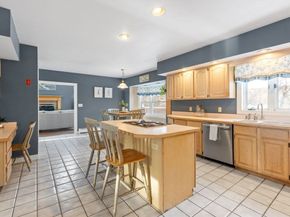 204 Old Farm Rd, Leominster MA 01453