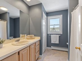 204 Old Farm Rd, Leominster MA 01453