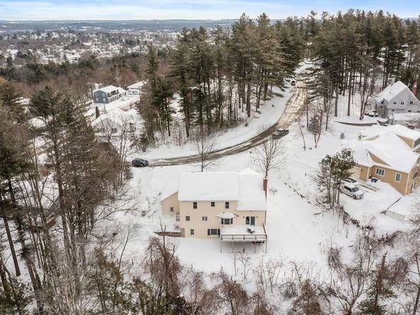 204 Old Farm Rd, Leominster MA 01453