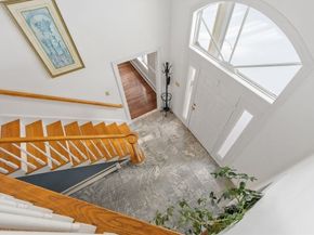 204 Old Farm Rd, Leominster MA 01453