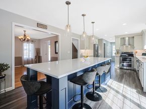 16 Heron Ln, Hopedale MA 01747