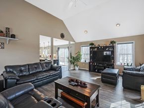 16 Heron Ln, Hopedale MA 01747