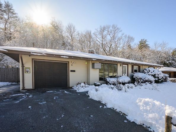 95 Rindone St, Holbrook MA 02343