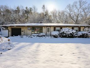 95 Rindone St, Holbrook MA 02343