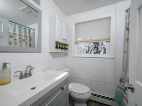 95 Rindone St, Holbrook MA 02343