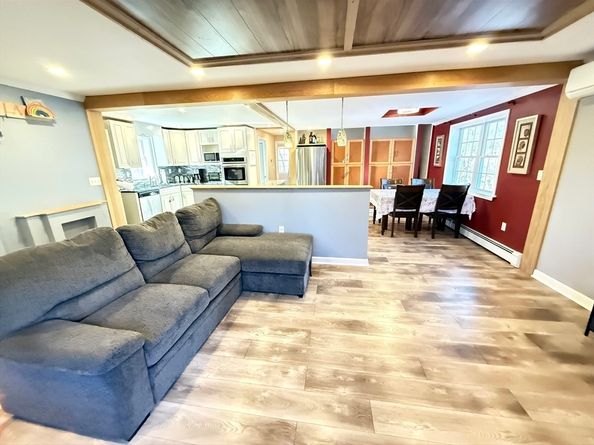 7 Central St, Saugus MA 01906