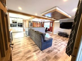 7 Central St, Saugus MA 01906