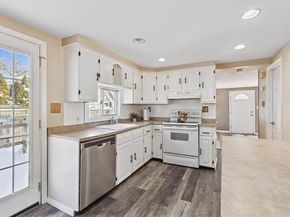 15 Primrose Rd, Billerica MA 01821