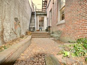 81 Pinckney St, Boston MA 02114