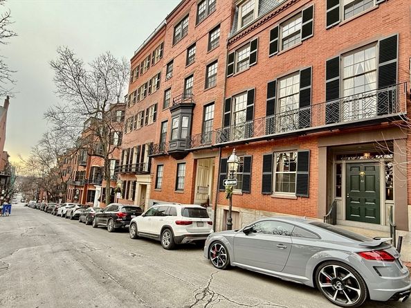 81 Pinckney St, Boston MA 02114