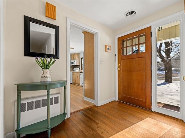 35 Peters Street, North Andover MA 01845