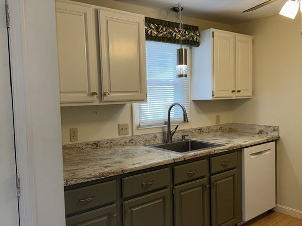 192 Pleasant Street 25, Leominster MA 01453