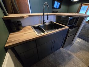 376 Treble Cove Rd, Billerica MA 01862