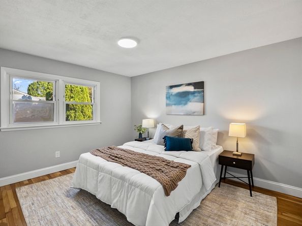 27 Hodgkins Rd, Rockport MA 01966