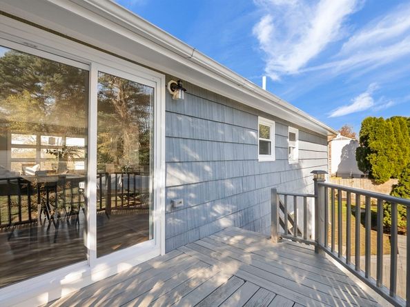 27 Hodgkins Rd, Rockport MA 01966