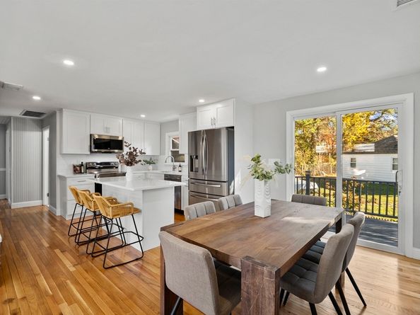 27 Hodgkins Rd, Rockport MA 01966